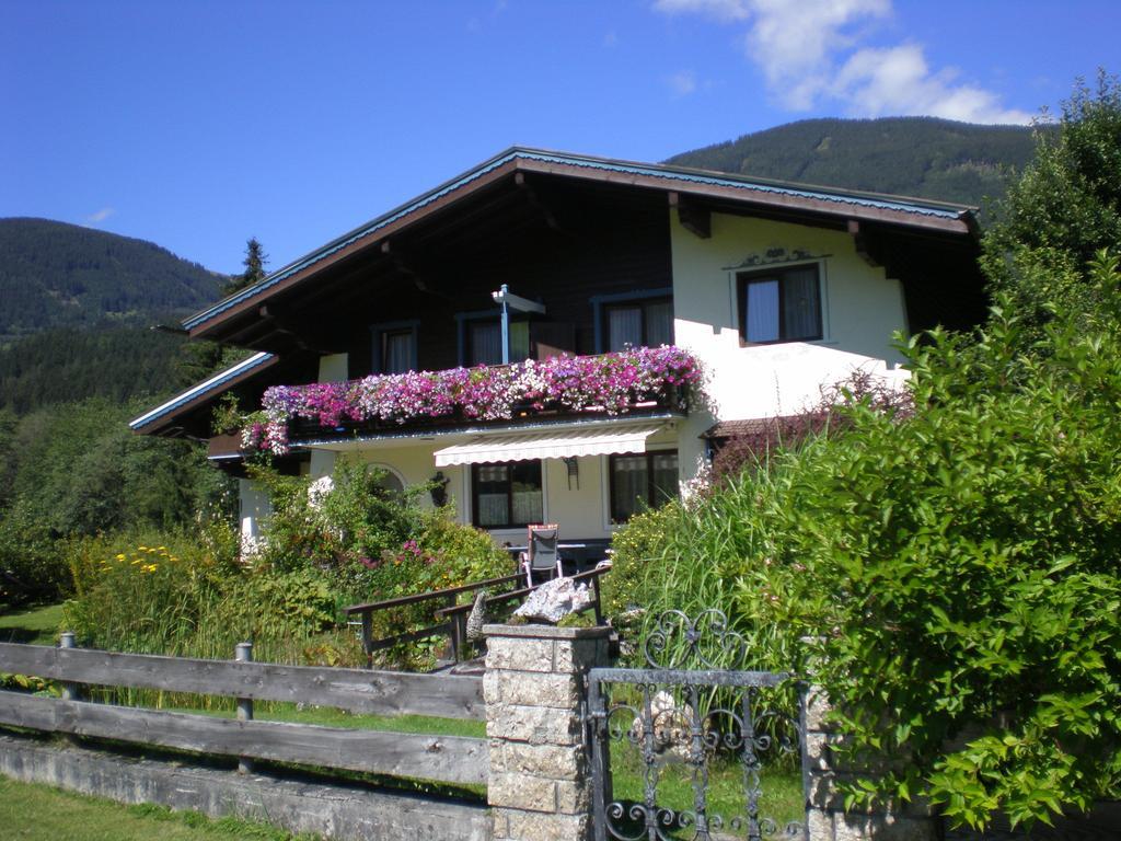 Gaestehaus Scharler Hotel Neukirchen am Grossvenediger Exterior photo